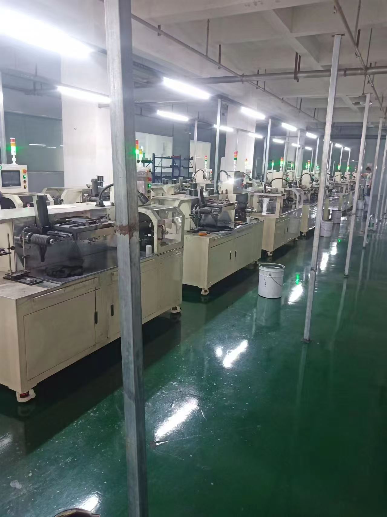 江苏客户  微拉丝机应用场景
